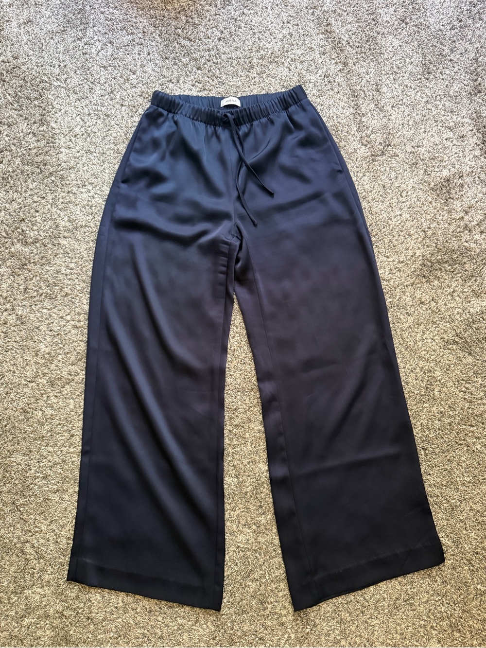 Aritzia The Lodge Pant Satin- Navy